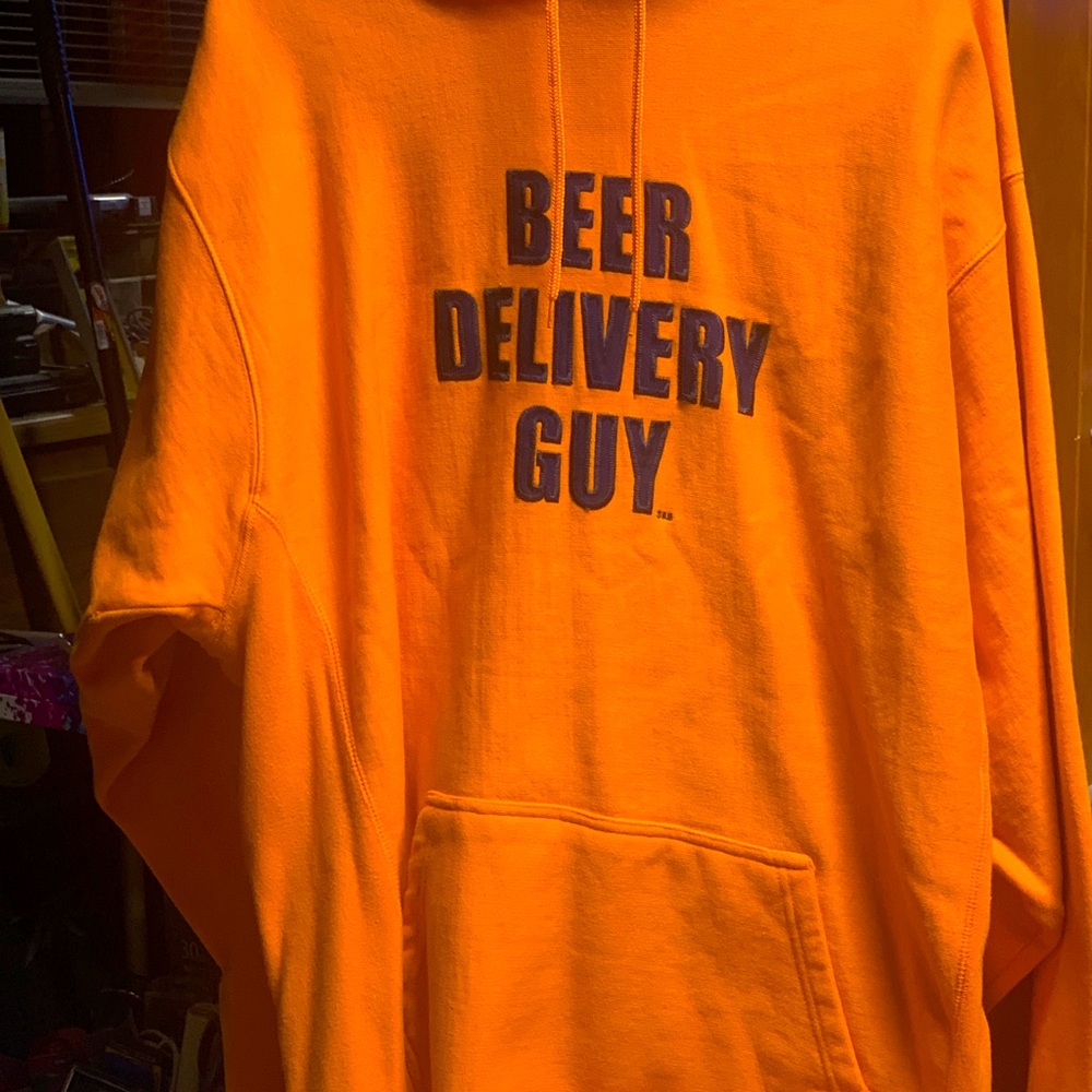 Brand New Men’s Hoodie Size XL!